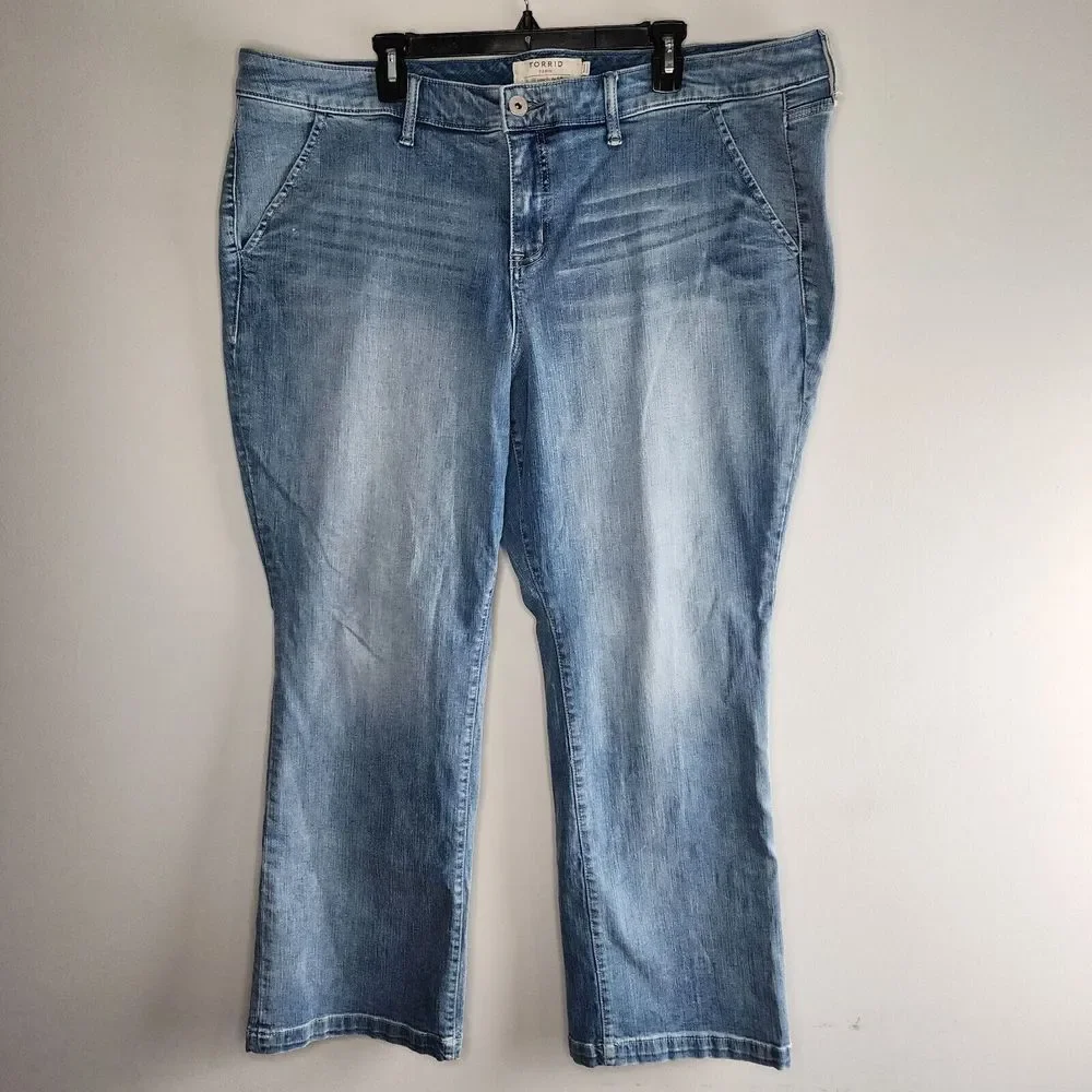 Torrid Denim Women's Jeans Blue‎ Plus Size 24R Whiskers Stone Wash